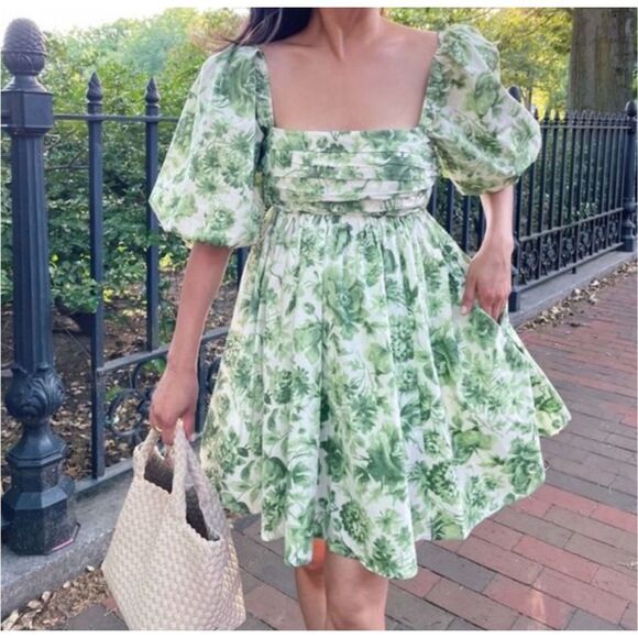 Abercrombie & Fitch Dresses & Skirts - Abercrombie & Fitch Emerson Ruched Floral Mini Dress size M Cream Green